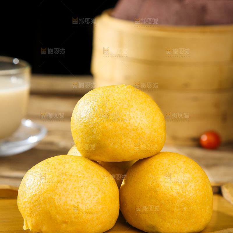 深底上的荠菜团子