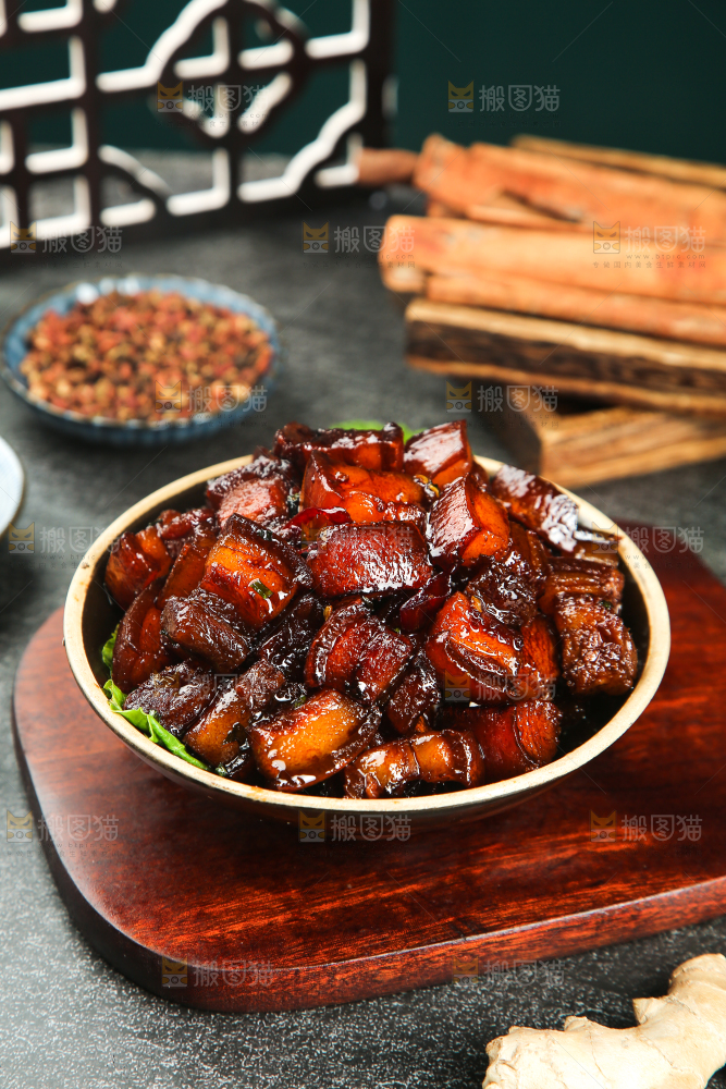 深底上的红烧肉