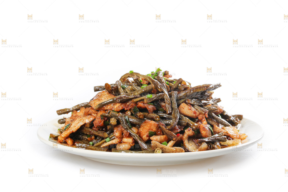 盘子里的干豆角炒肉