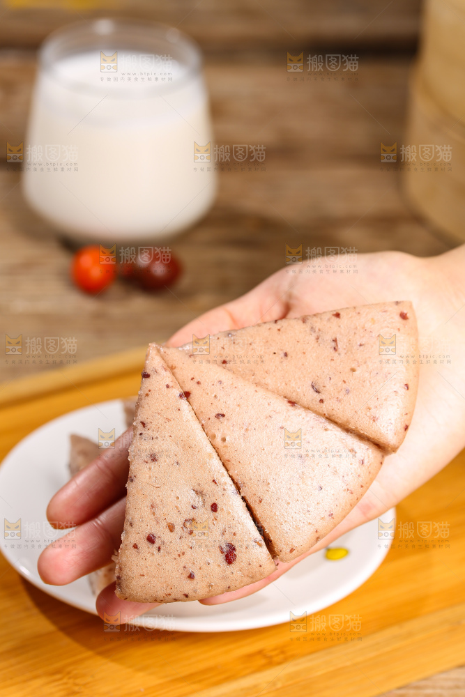 深底上的红豆发糕