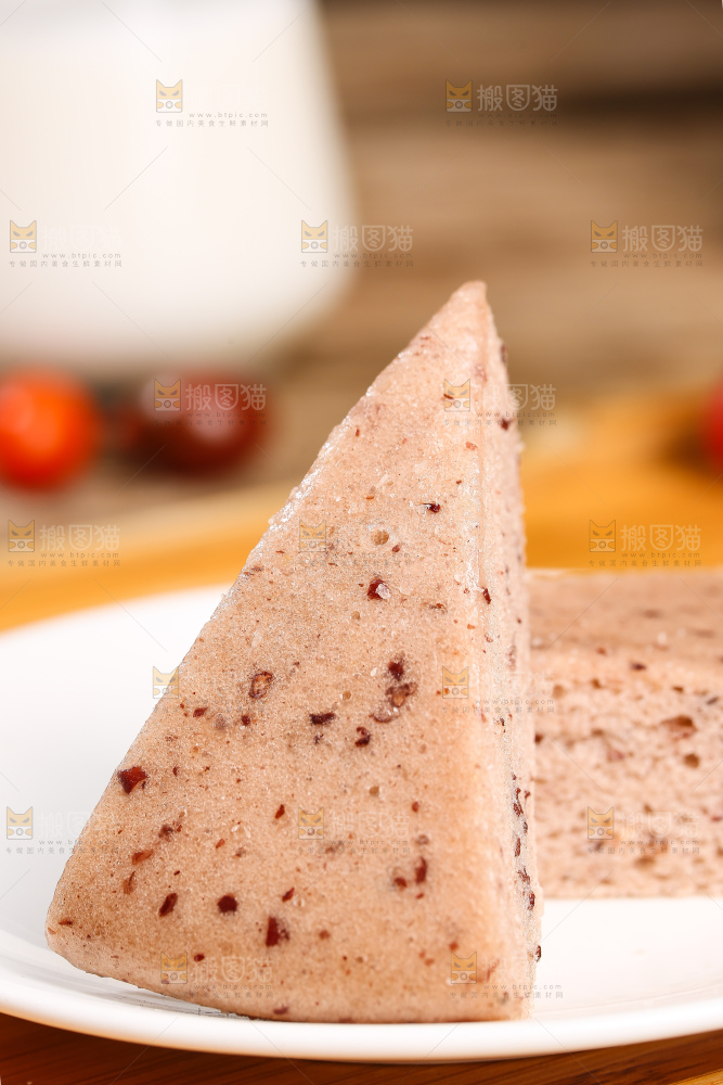 深底上的红豆发糕