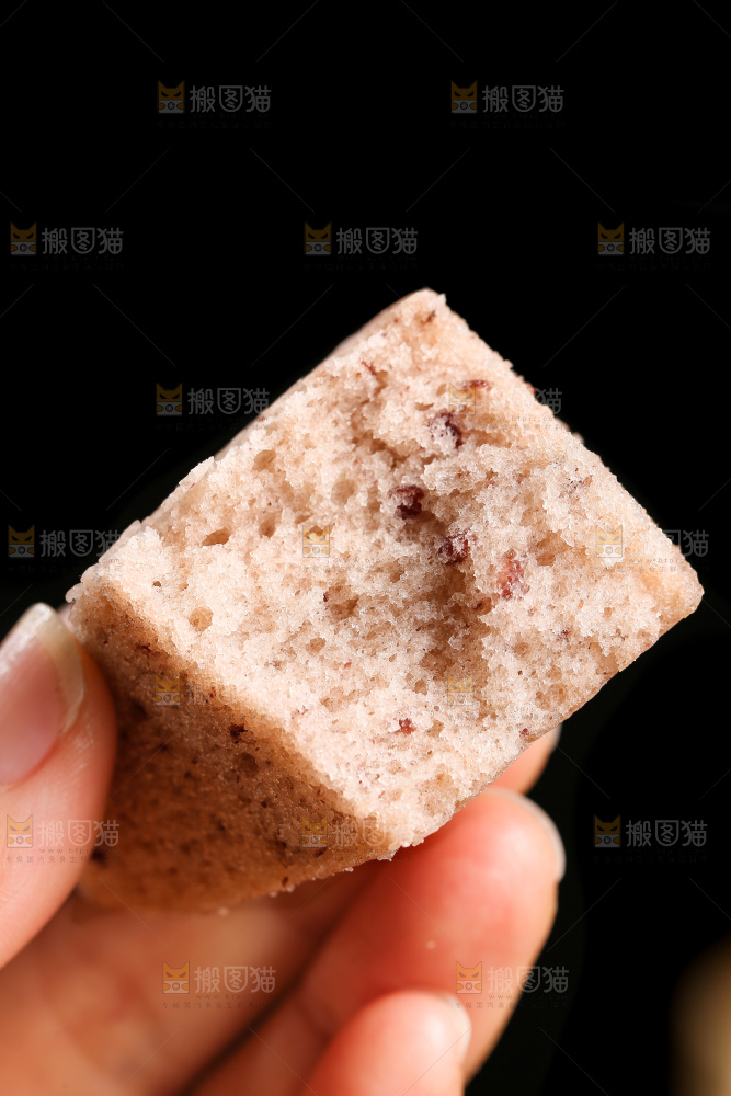 深底上的红豆发糕