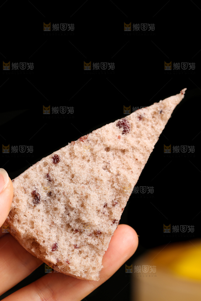 深底上的红豆发糕