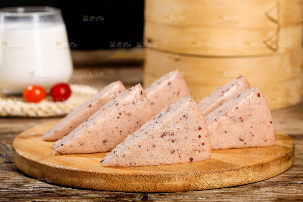 深底上的红豆发糕