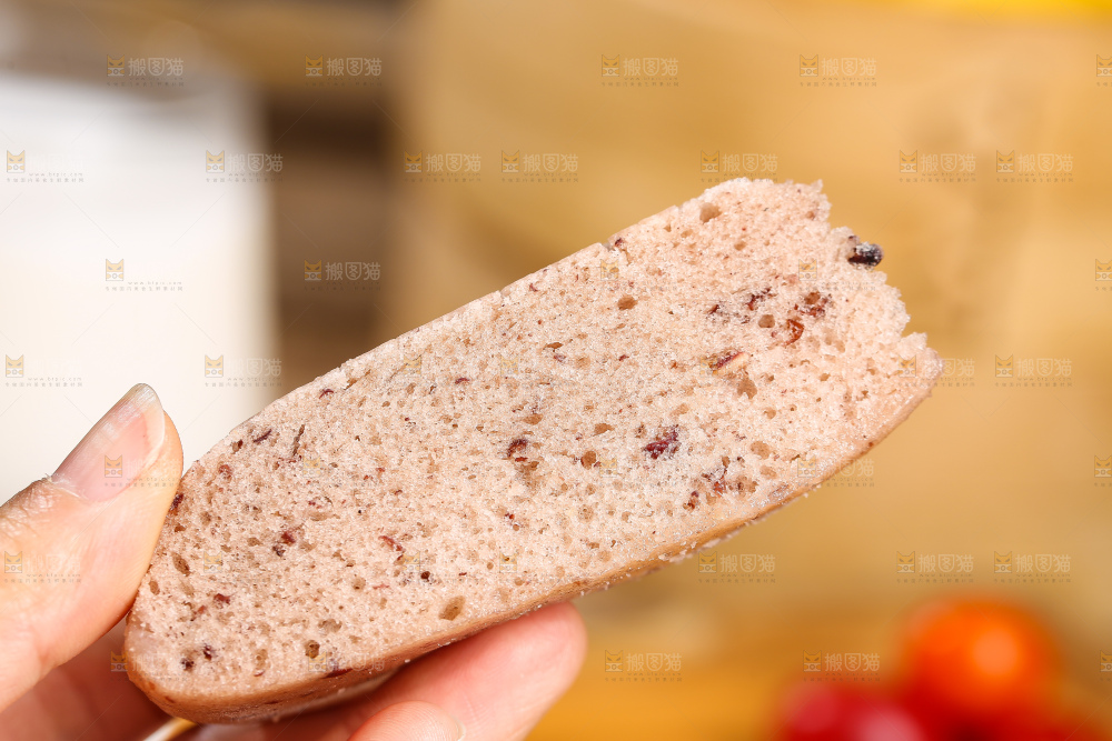 深底上的红豆发糕