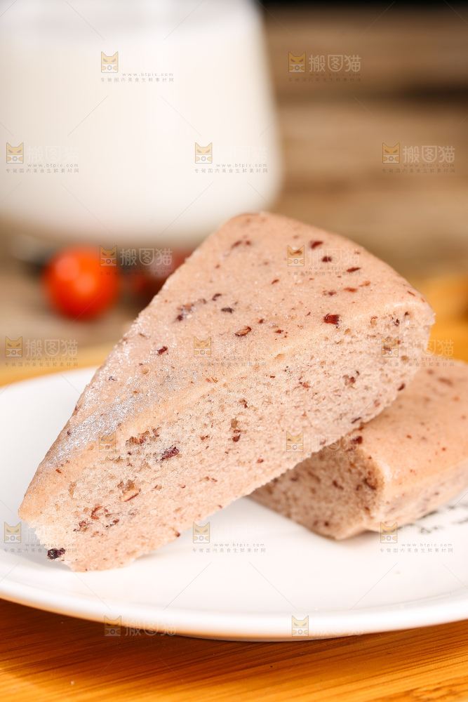深底上的红豆发糕