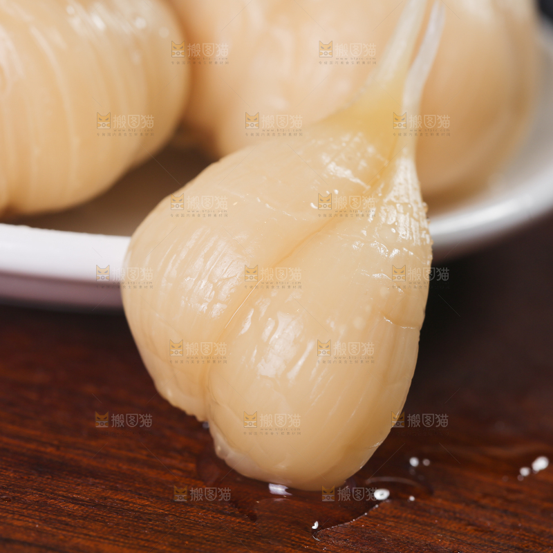 深底上的糖蒜