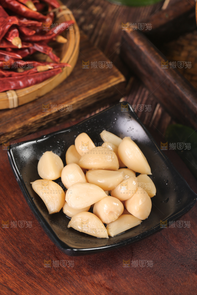 深底上的糖蒜