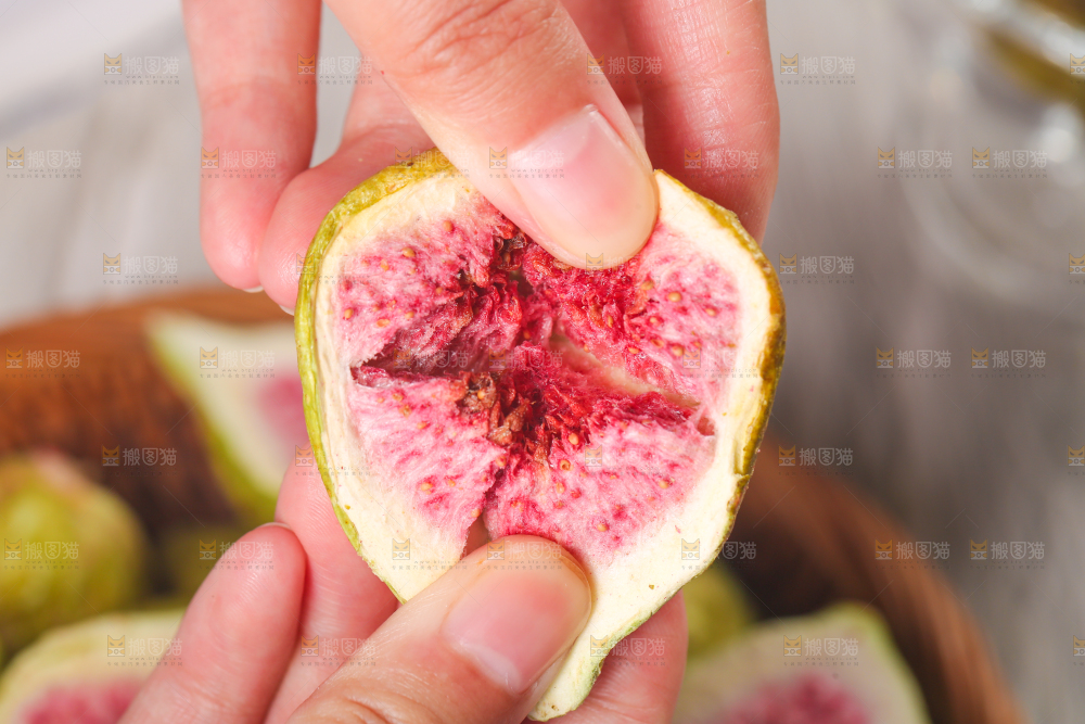 浅底上的新疆无花果干