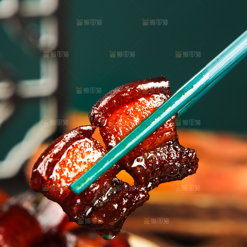 深底上的红烧肉