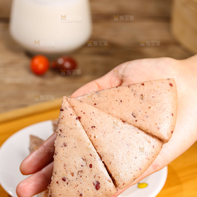 深底上的红豆发糕
