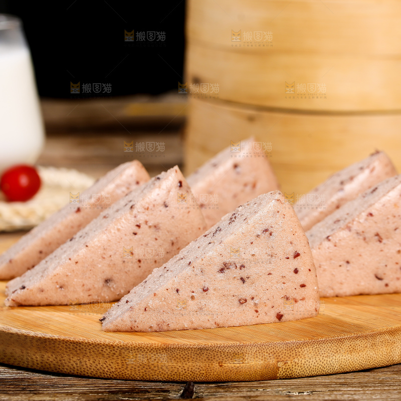深底上的红豆发糕