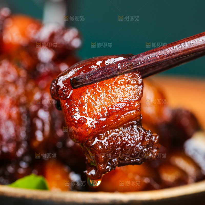 深底上的红烧肉