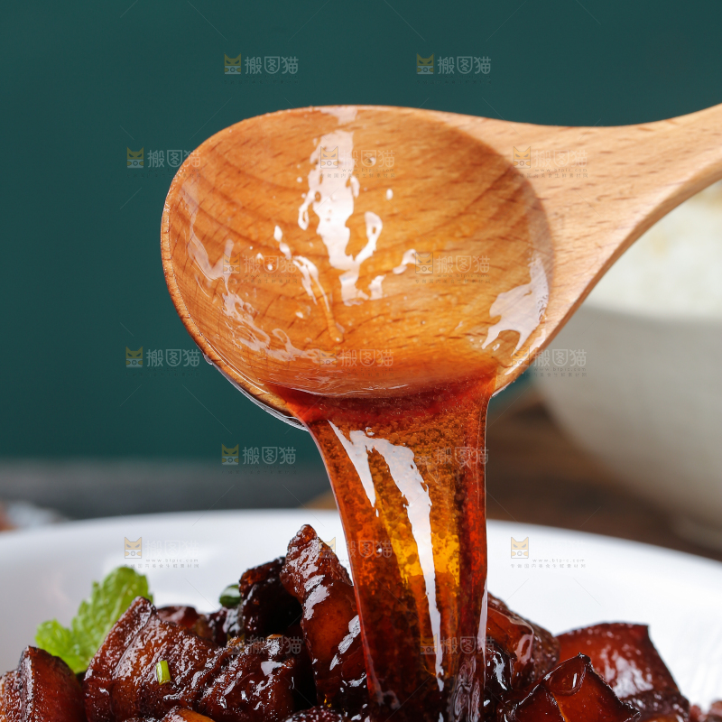 深底上的红烧肉