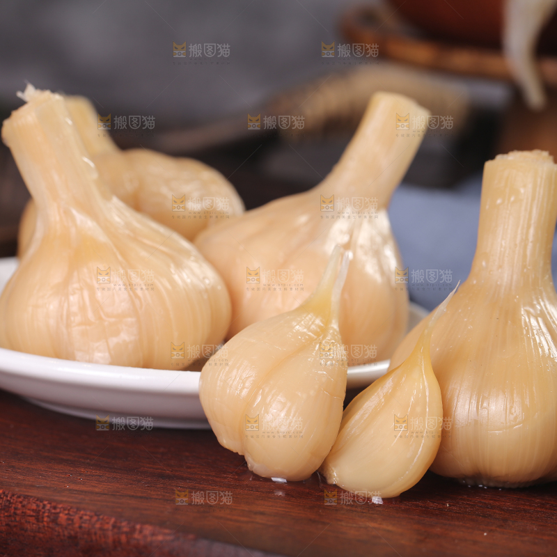 深底上的糖蒜