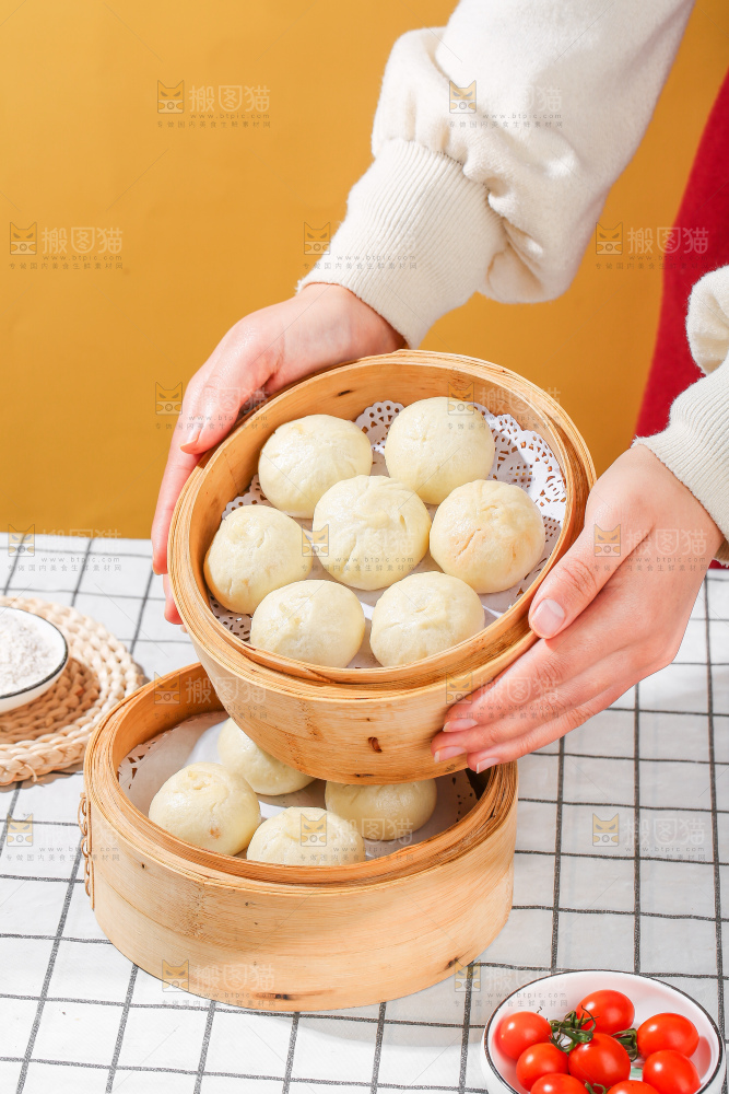浅底上的发面小笼包