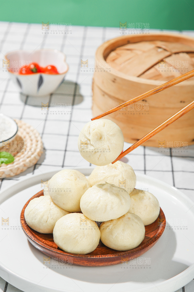 浅底上的发面小笼包