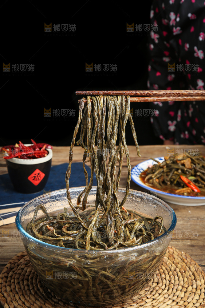 深底上的干豇豆