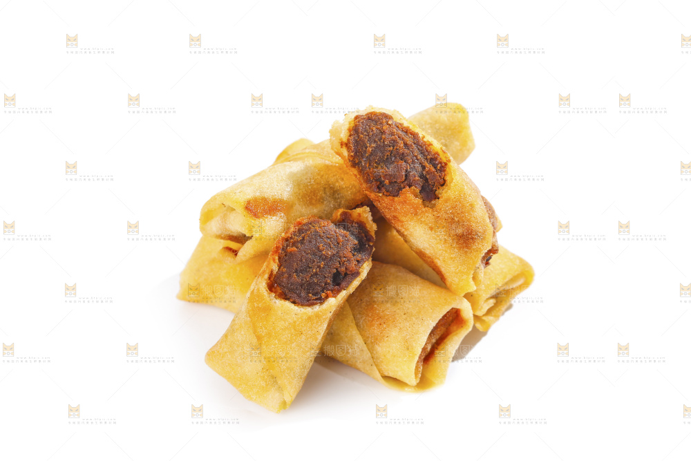 白底上的豆沙春卷