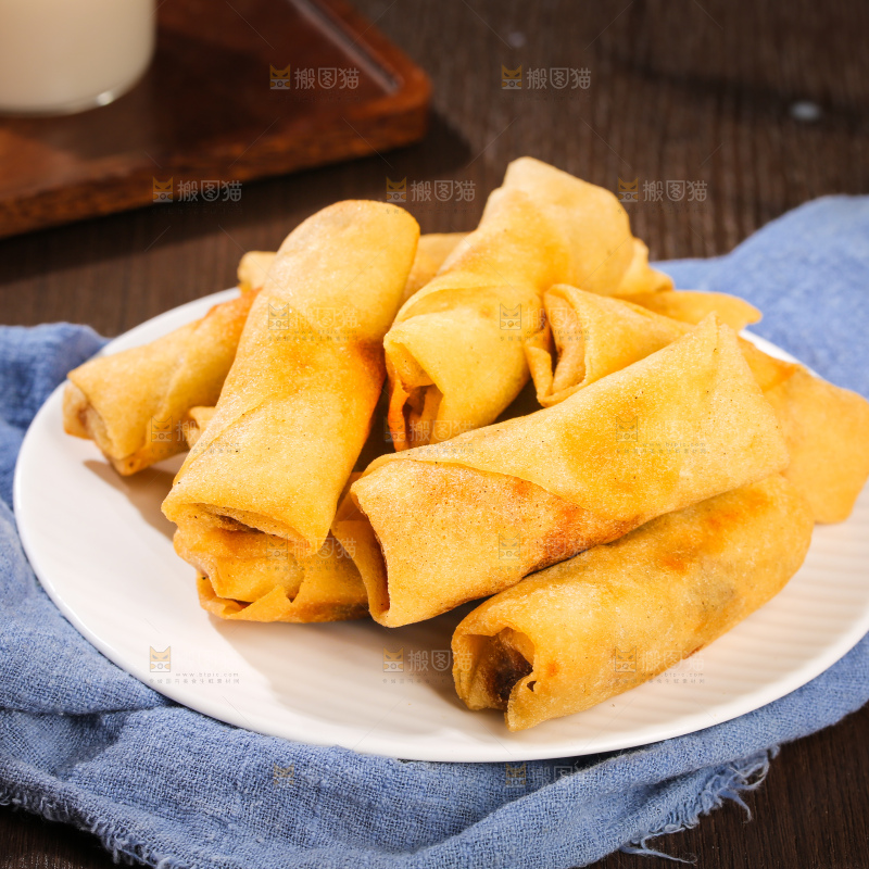 深底上的豆沙春卷