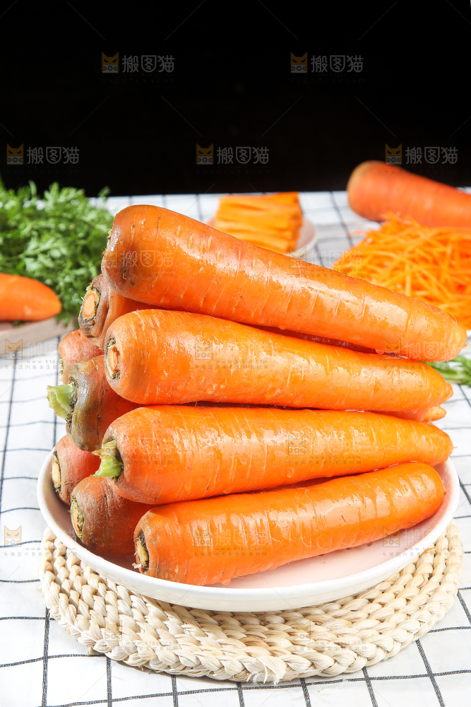 浅底上的胡萝卜