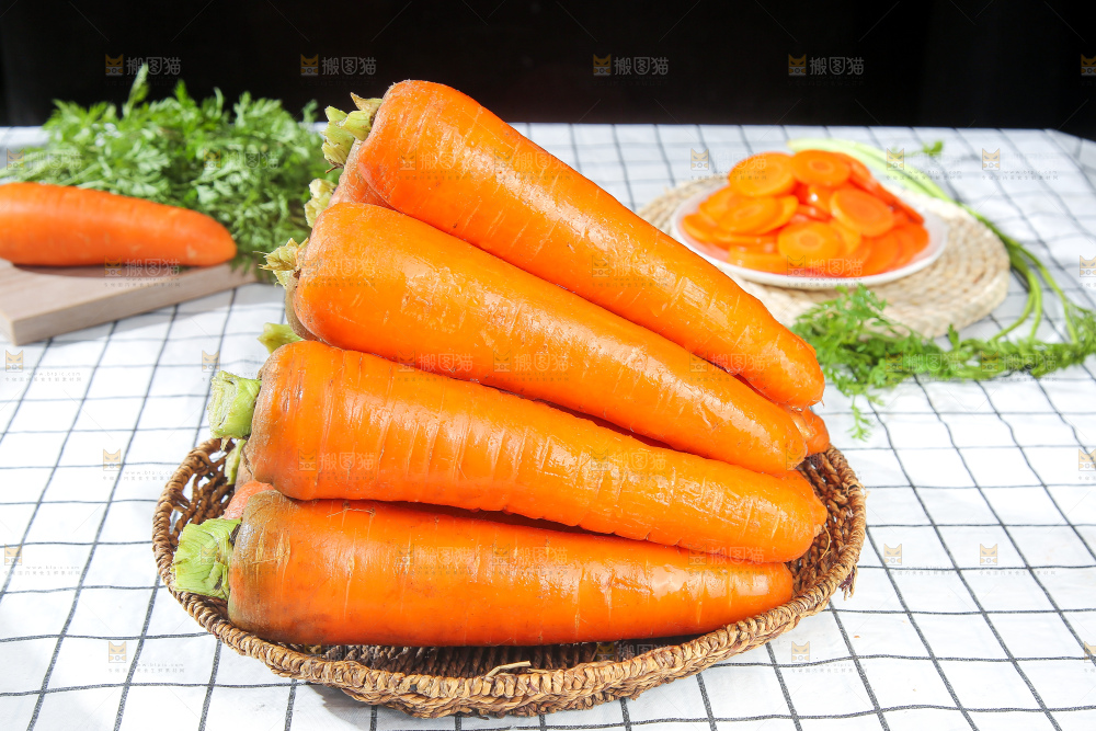 浅底上的胡萝卜