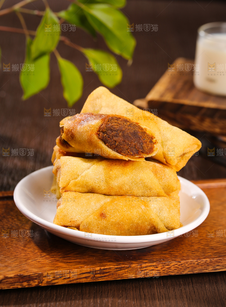 深底上的豆沙春卷