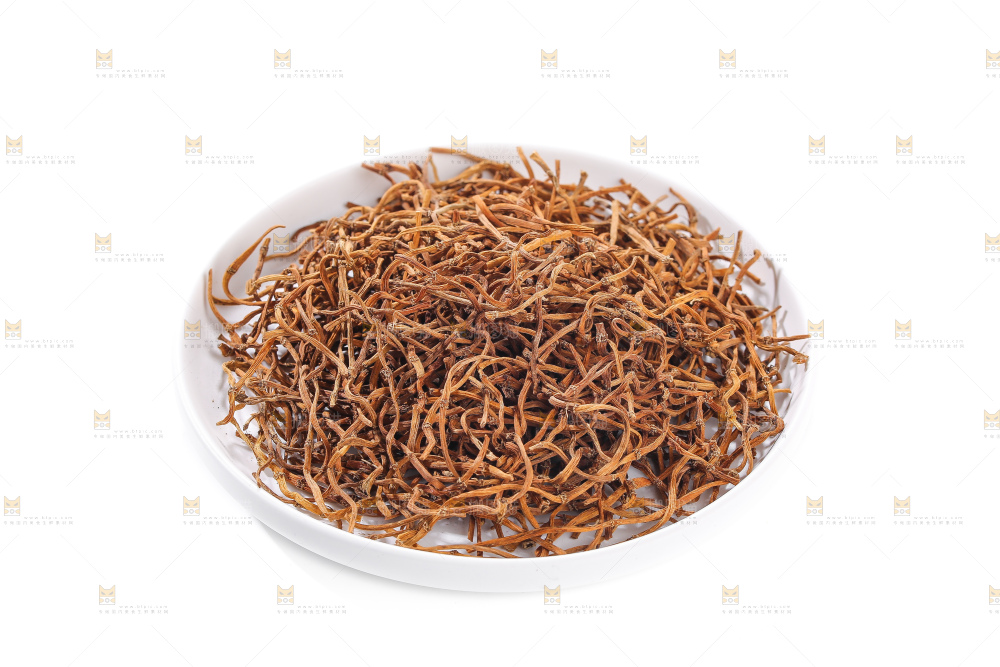 白底上的干折耳根