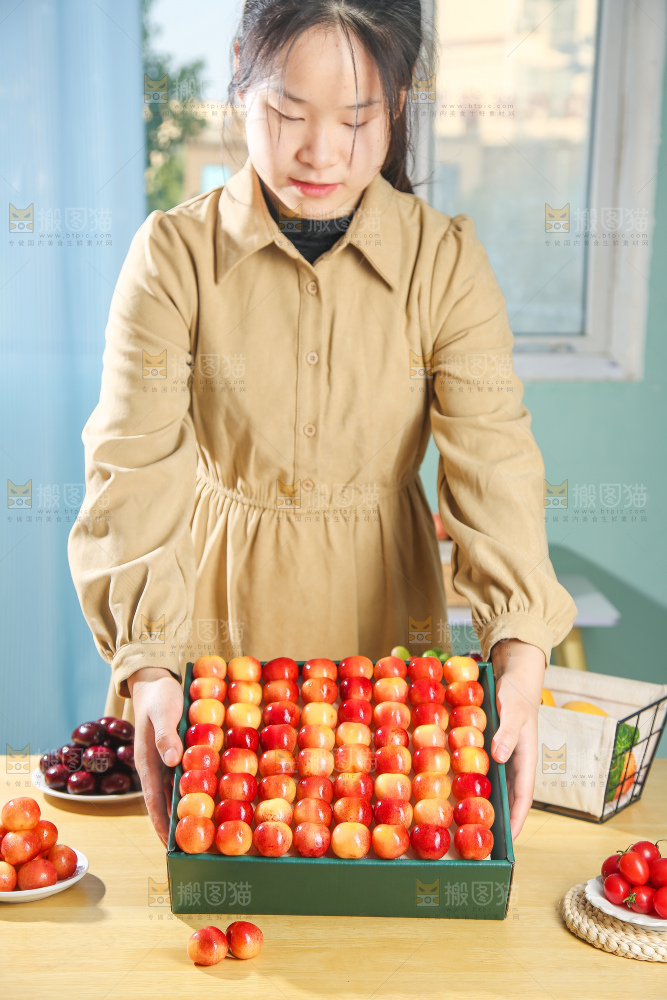 浅底上的黄金车厘子