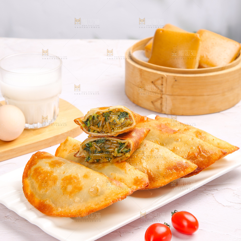 浅底上的脆皮菜饺