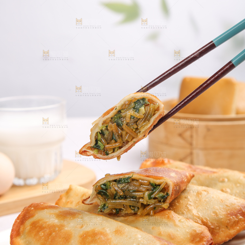浅底上的脆皮菜饺