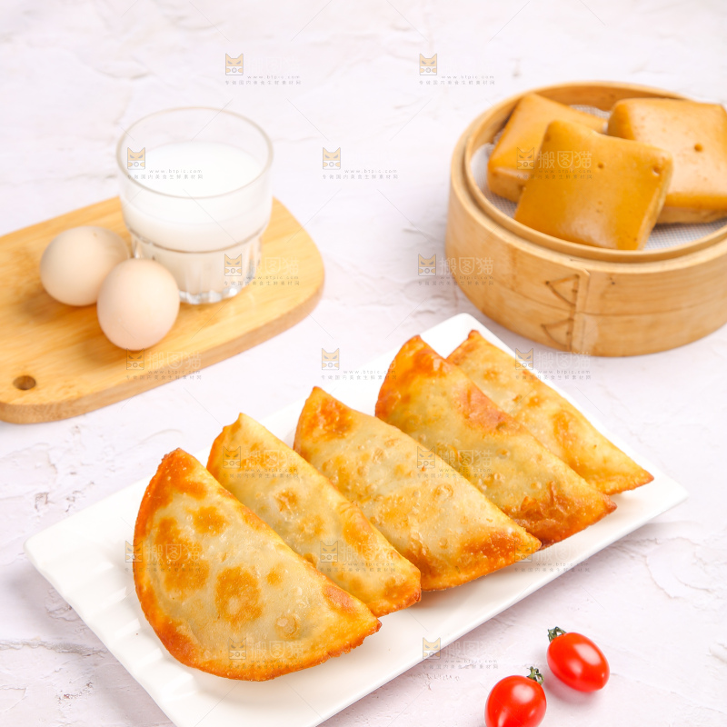浅底上的脆皮菜饺