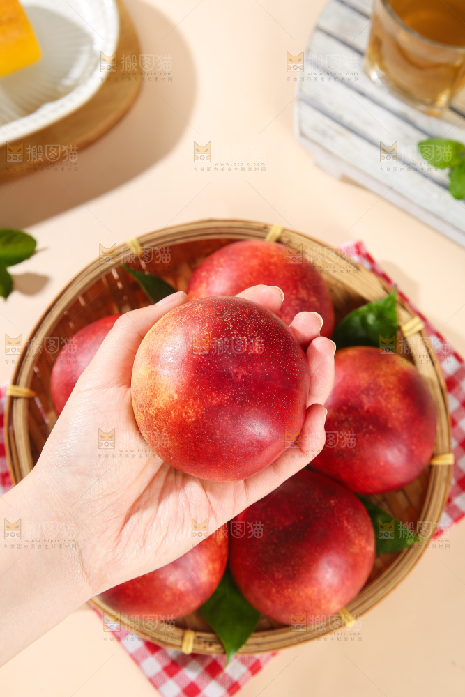 浅底上的澳洲油桃
