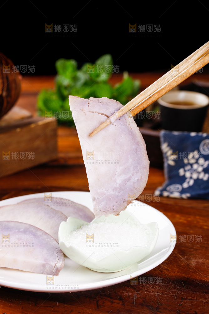 深底上的荔浦芋头