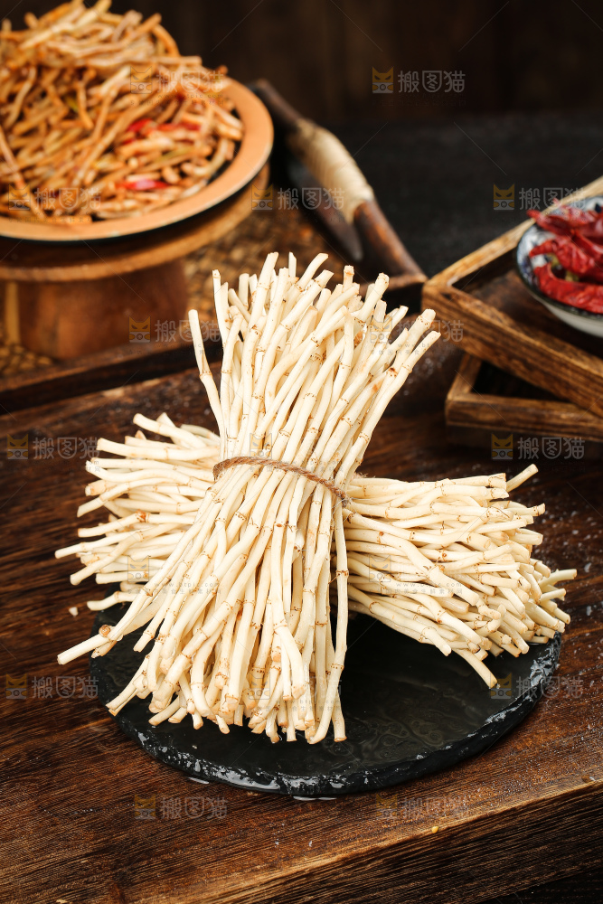 深底上的新鲜折耳根