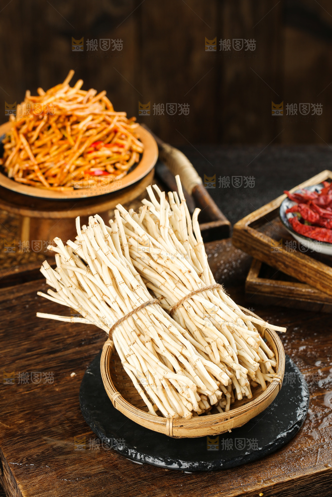 深底上的新鲜折耳根