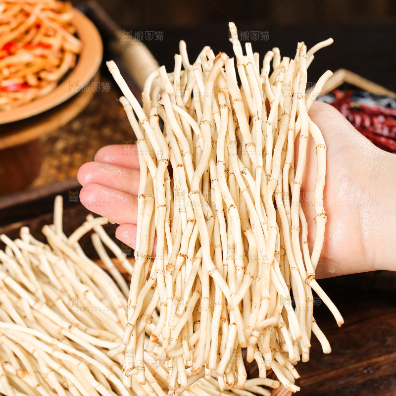 深底上的新鲜折耳根
