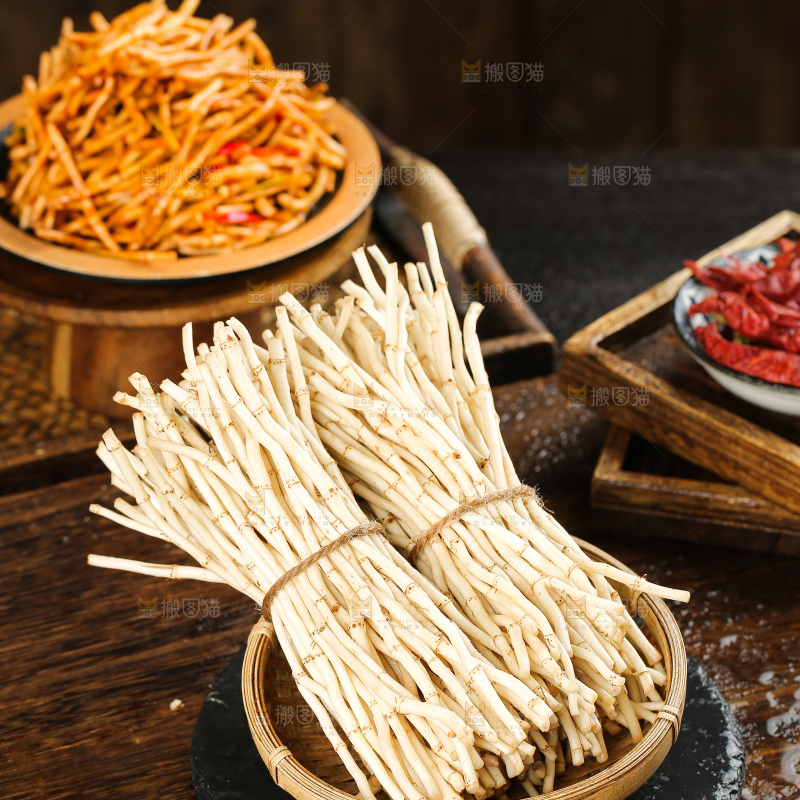 深底上的新鲜折耳根