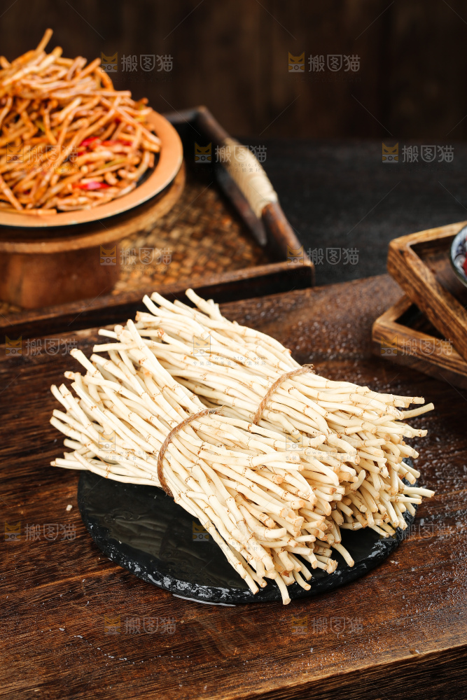 深底上的新鲜折耳根