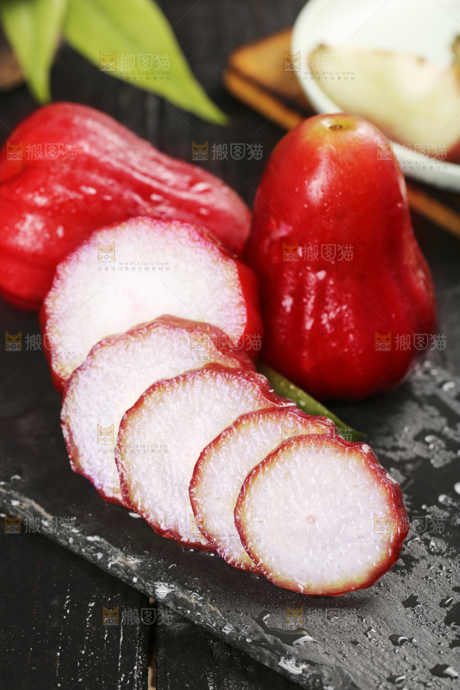 深底上的莲雾