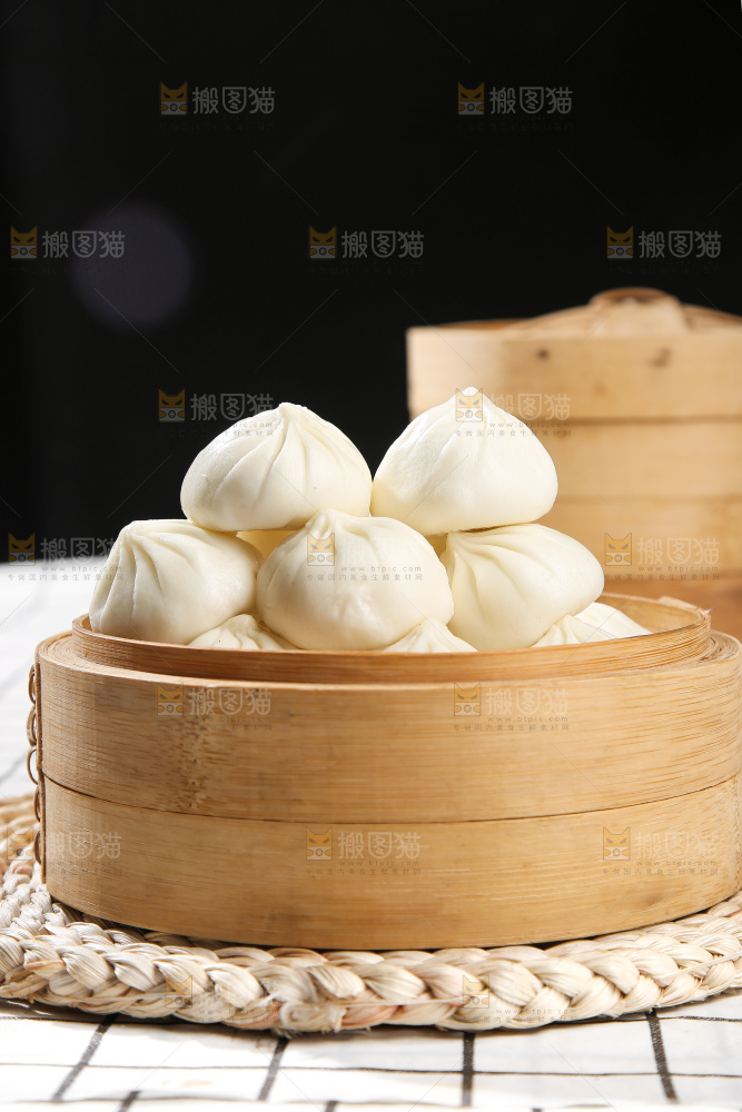 浅底上的杭州小笼包