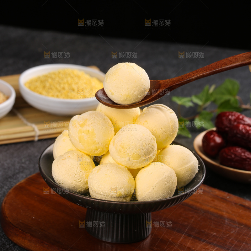 深底上的大黄米汤圆