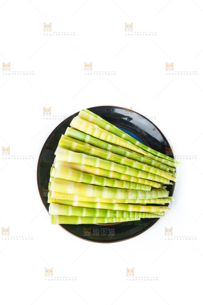 白底上的泡笋尖