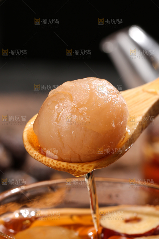 深底上的泡桂圆干