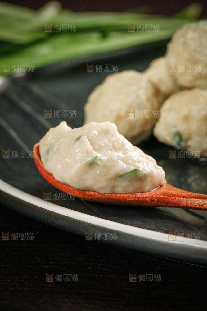 深底上的鲅鱼馅饺子