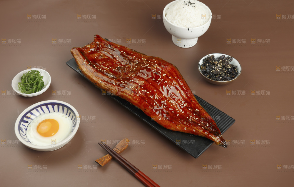 深底上的照烧鳗鱼