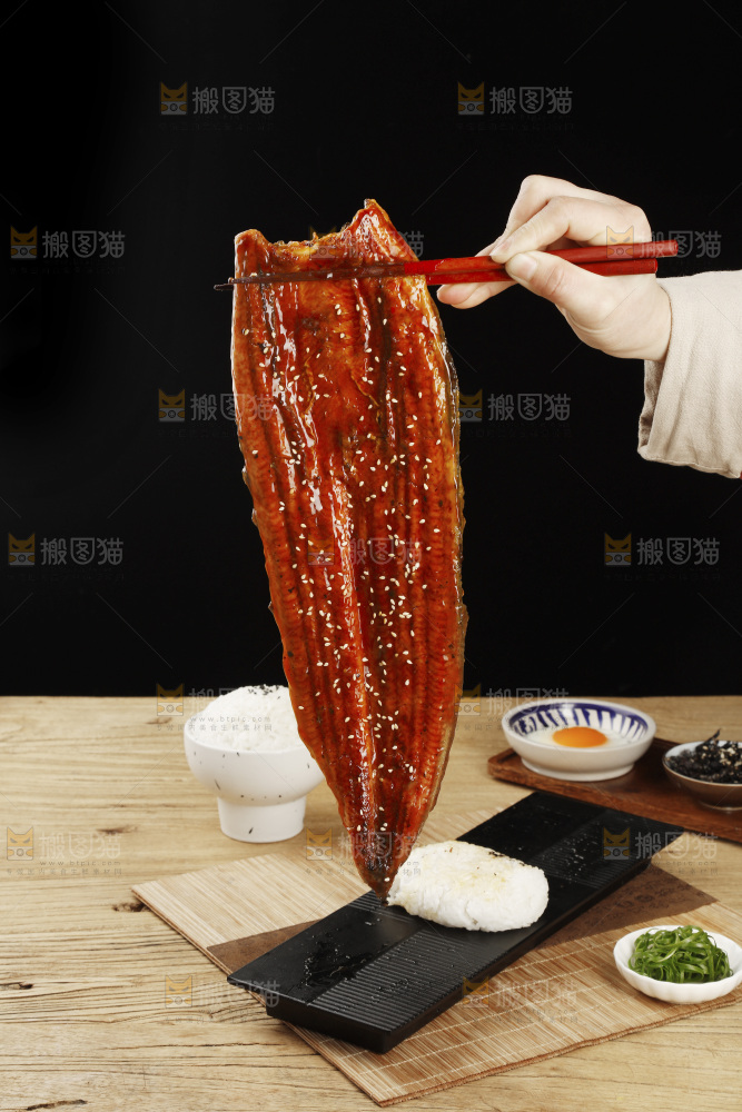深底上的照烧鳗鱼