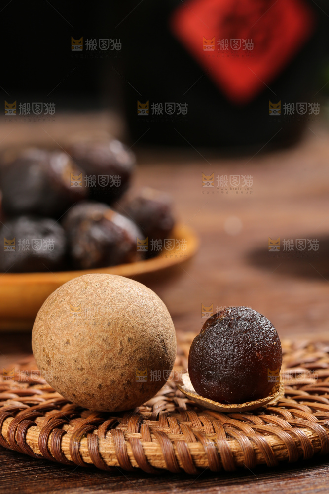 深底上的桂圆干