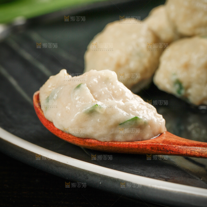 深底上的鲅鱼馅饺子