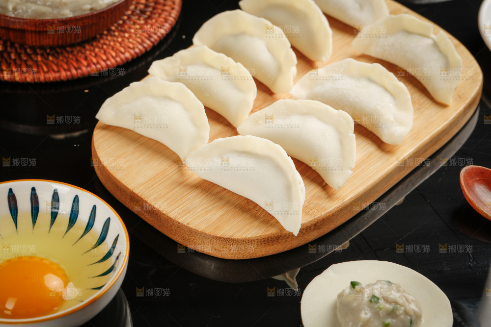 深底上的鲅鱼馅饺子
